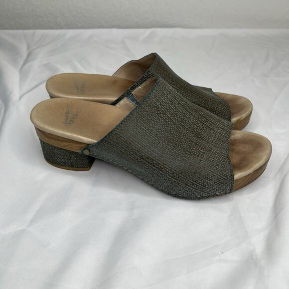 Dansko Maci textured leather Green Slip On Sandals Size 39, Summer, Boho, Casual - Picture 1 of 10
